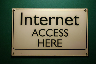 Internet-Access-Here-Sign-by-Steve-Rhode-flickr